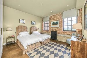 Photo 9- click for photo gallery